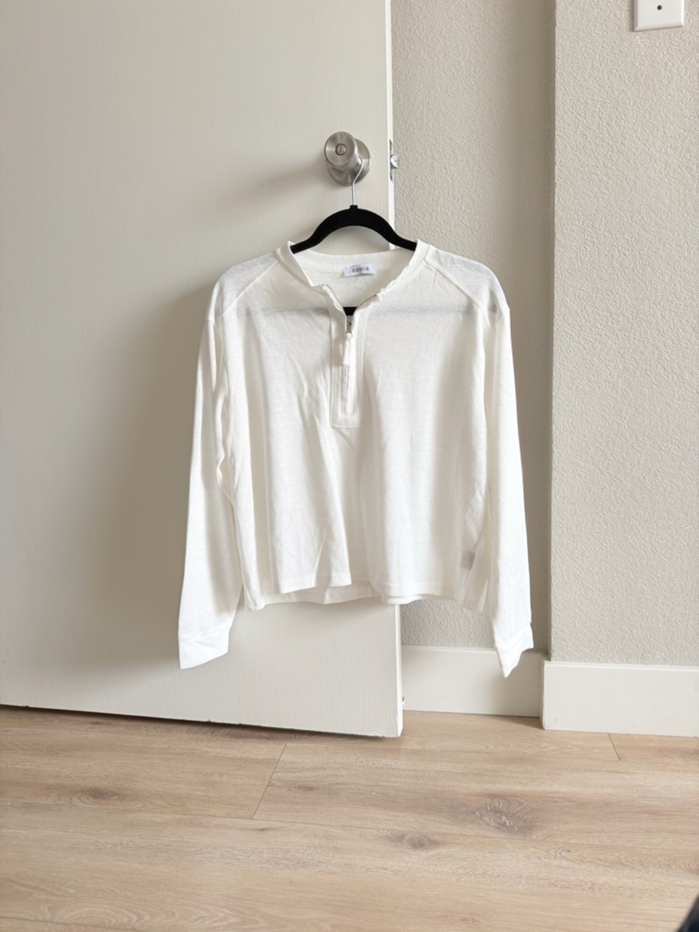 Korean Classic White Long-Sleeve Henley Shirt